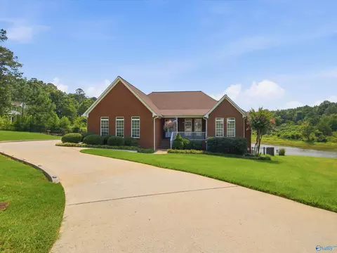 74 Oak Ridge Pl, Union Grove, AL 35175