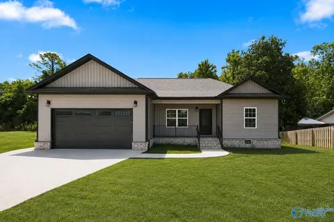 4900 Swearengin Rd, Scottsboro, AL 35769