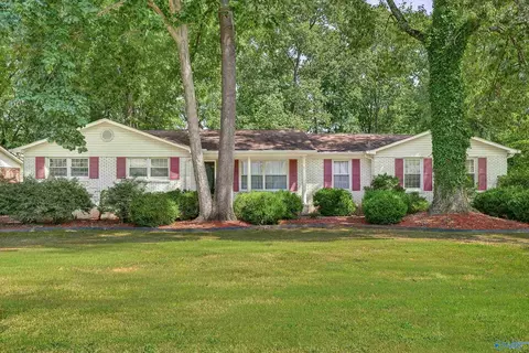 825 SE Harrisburg Dr, Huntsville, AL 35802