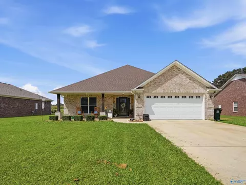 19316 Racheals Loop, Athens, AL 35611