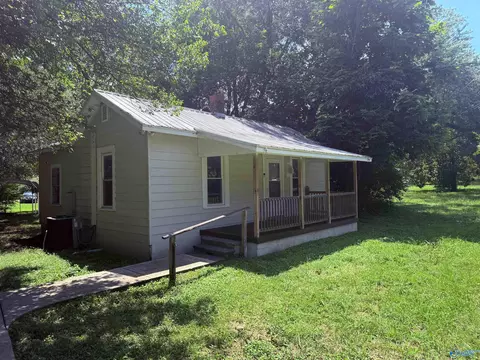 1009 W Washington St, Athens, AL 35611