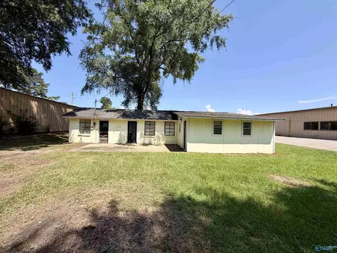 Exterior - 401 Cedar Bluff Rd, Centre, AL 35960 photo 1 of 2