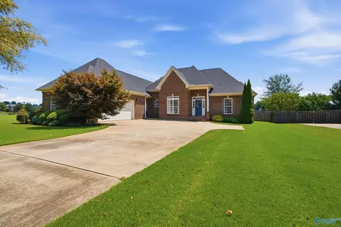103 Hill Brook Dr, Meridianville, AL 35759