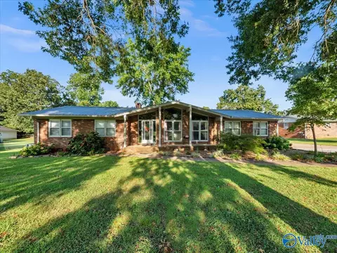 1104 Wildwood Dr, Scottsboro, AL 35768