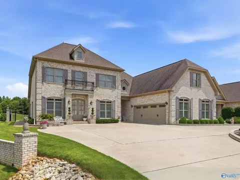 13728 Plainfield Dr, Athens, AL 35613