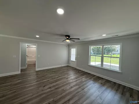 Living - 335 Maple Cir, Arab, AL 35016 photo 5 of 6