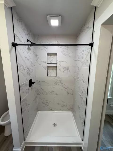 Bath - 335 Maple Cir, Arab, AL 35016 photo 2 of 4