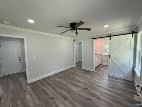 Living - 335 Maple Cir, Arab, AL 35016 photo 4 of 6