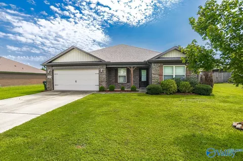 111 Stratman Dr, New Hope, AL 35760