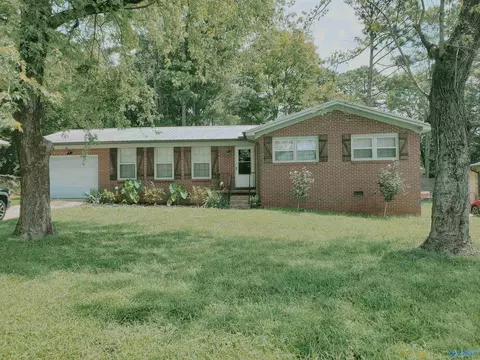 2309 Laverne Dr, Huntsville, AL 35810