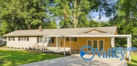 1105 Blountsville St, Hanceville, AL 35077