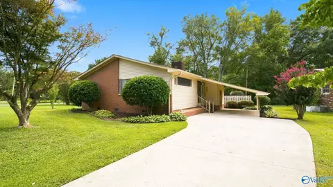 712 Washington Cir, Scottsboro, AL 35768
