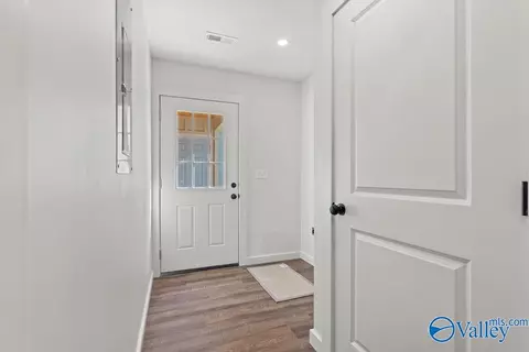 Entry Way - 451 Section Ferry Rd, Section, AL 35771 photo 2 of 3