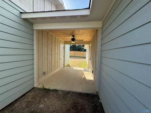 Entry Way - 451 Section Ferry Rd, Section, AL 35771 photo 1 of 3