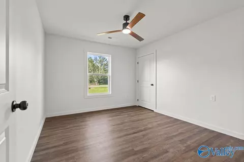 Bedroom - 451 Section Ferry Rd, Section, AL 35771 photo 5 of 6