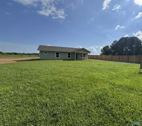 Exterior - 451 Section Ferry Rd, Section, AL 35771 photo 9 of 10