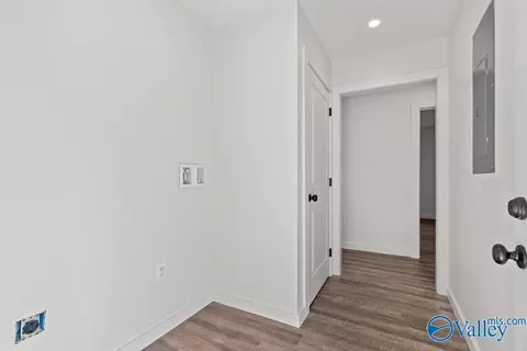 Entry Way - 451 Section Ferry Rd, Section, AL 35771 photo 3 of 3