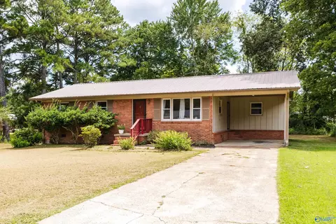 316 Shipp Ln, Scottsboro, AL 35768