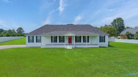 1309 Nanceford Rd, Hartselle, AL 35640