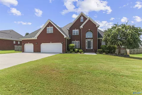 602 Morning Glory Dr, Hartselle, AL 35640