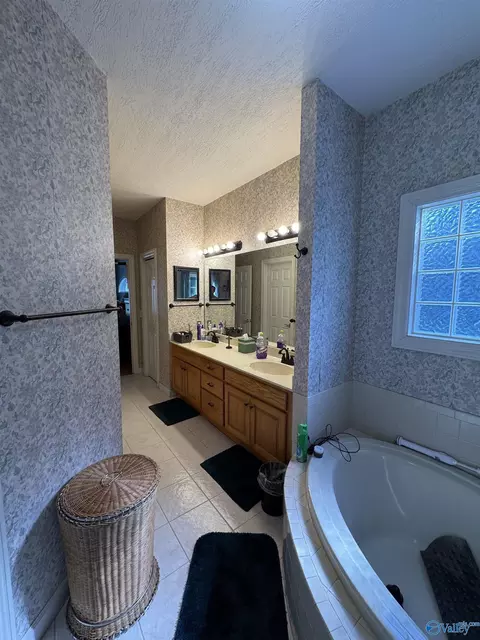 Bath - 760 Range Rd, Gurley, AL 35748 photo 2 of 2