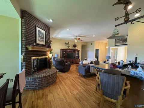 Living - 760 Range Rd, Gurley, AL 35748 photo 3 of 3