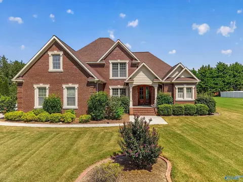 1106 Miranda Ln, Jacksonville, AL 36265