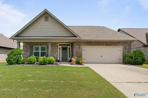 7613 Overton St, Owens Cross Roads, AL 35763