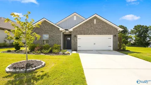 124 Southern Trl, Huntsville, AL 35811