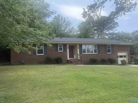 2004 Colice Rd, Huntsville, AL 35801