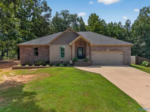140 Windy Hill Rd, Rainbow City, AL 35906