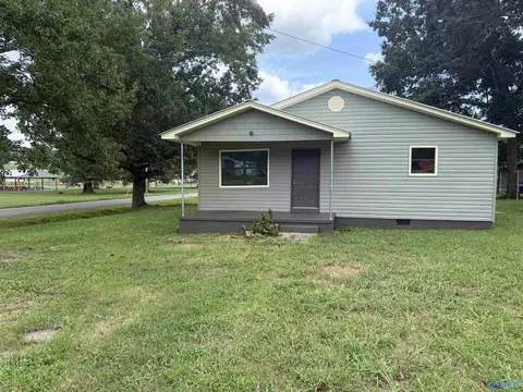904 Aldhouse Ave, Bridgeport, AL 35740