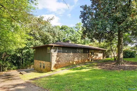 210 Skyline Rd, Madison, AL 35758