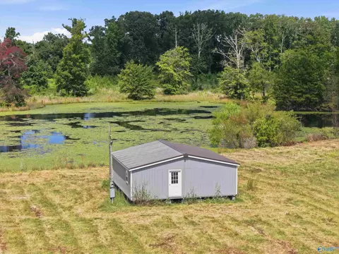 4535 Winchester Rd, New Market, AL 35761