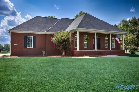 796 Mint Springs Rd, New Market, AL 35761