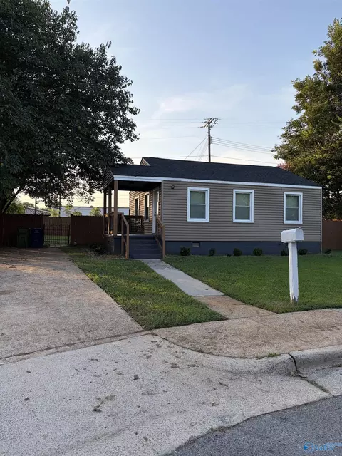 2208 Hammond Cir, Huntsville, AL 35816