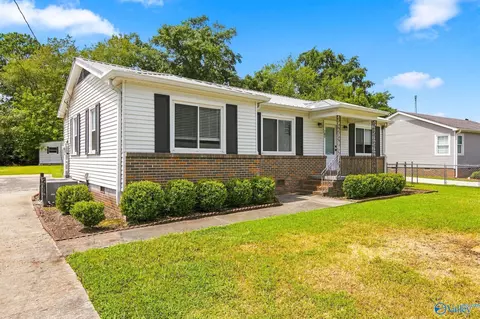 Exterior - 103 Hendrix St, Oneonta, AL 35121 photo 3 of 4