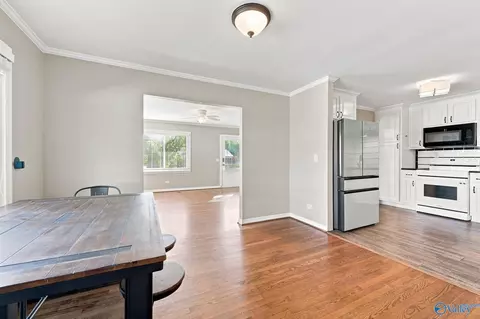 Dining - 103 Hendrix St, Oneonta, AL 35121 photo 2 of 2