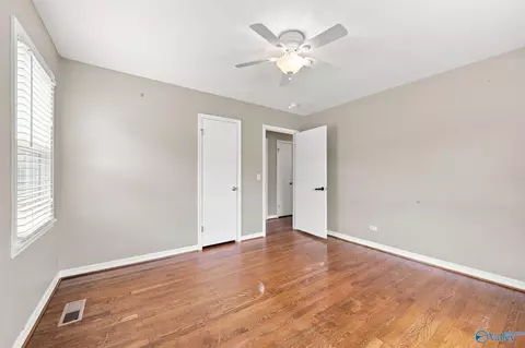 Bedroom - 103 Hendrix St, Oneonta, AL 35121 photo 2 of 3