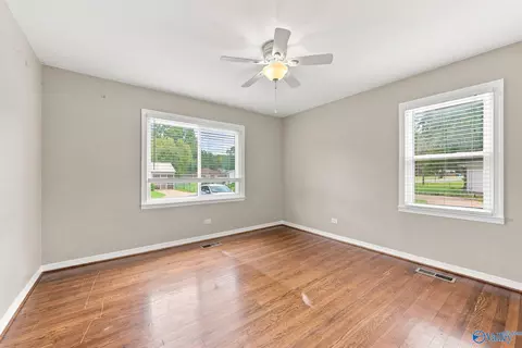 Bedroom - 103 Hendrix St, Oneonta, AL 35121 photo 1 of 3