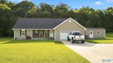 246 Craten Dr, Rainsville, AL 35986