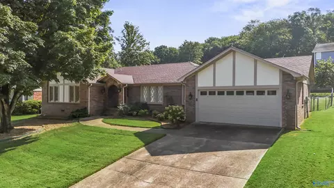 10213 Melanie Dr, Huntsville, AL 35803