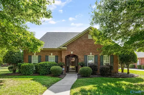 3126 Waterman Dr, Owens Cross Roads, AL 35763