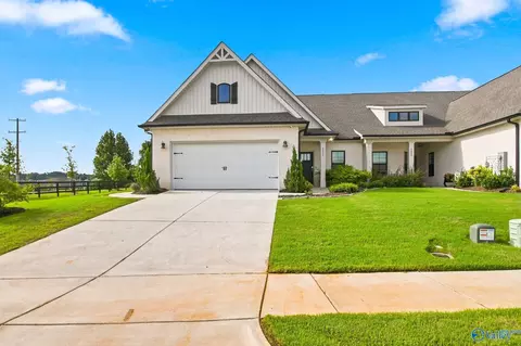 6003 Gardner Maples Dr, Owens Cross Roads, AL 35763