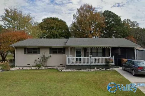 504 Holloway St, Hartselle, AL 35640