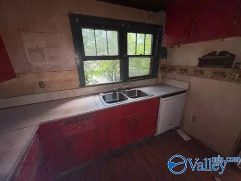 301 N Eclipse St, Florence, AL 35630 photo 4