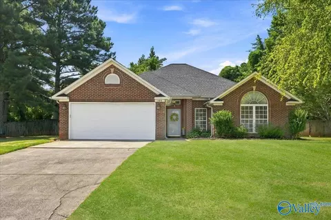 105 Ashlawn Ct, Huntsville, AL 35806