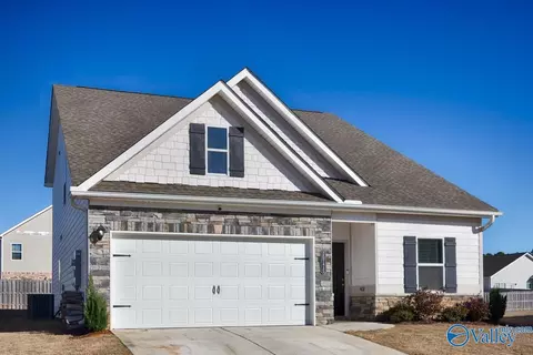 30175 Plantation Park Dr, Harvest, AL 35749