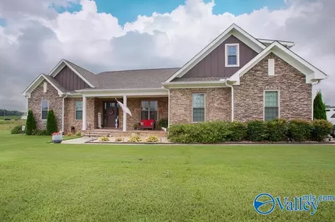 2861 Butler Rd, New Market, AL 35761