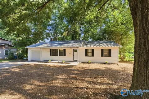 1407 Stage Rd, Hartselle, AL 35640